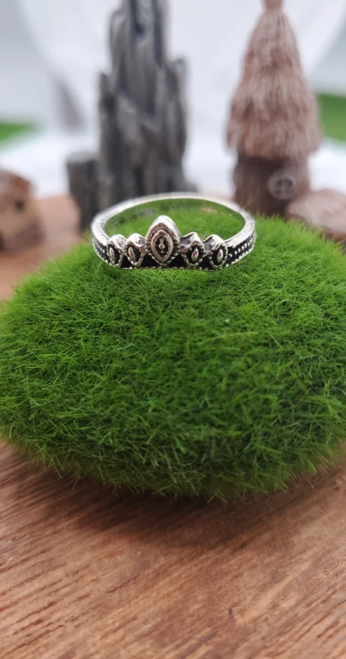 Royal Tiara‎ Crown Ring Size 6.5 R812